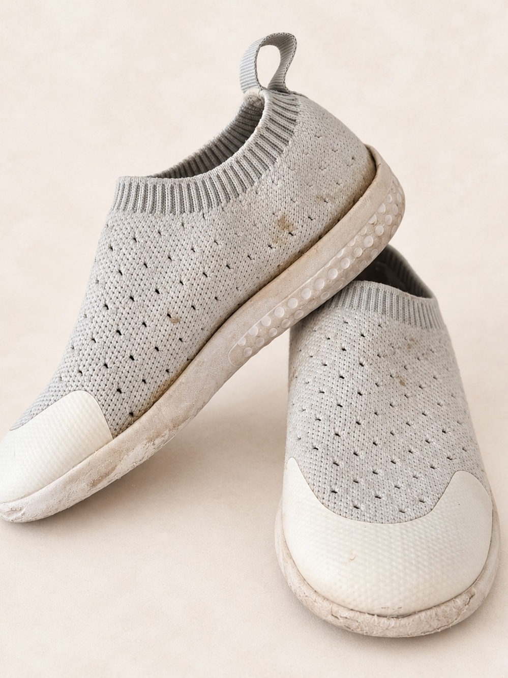 Minimoc Kids PLAY CONDITION Slip-On Knit Sneakers White / Light Gray / Size 11